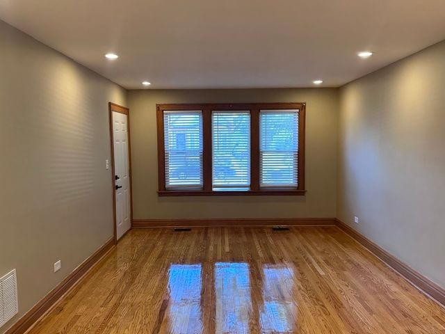 8532 S Yates Boulevard 1, Chicago, IL 60617