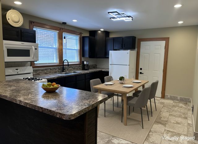 8532 S Yates Boulevard 1, Chicago, IL 60617