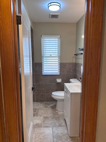 8532 S Yates Boulevard 1, Chicago, IL 60617
