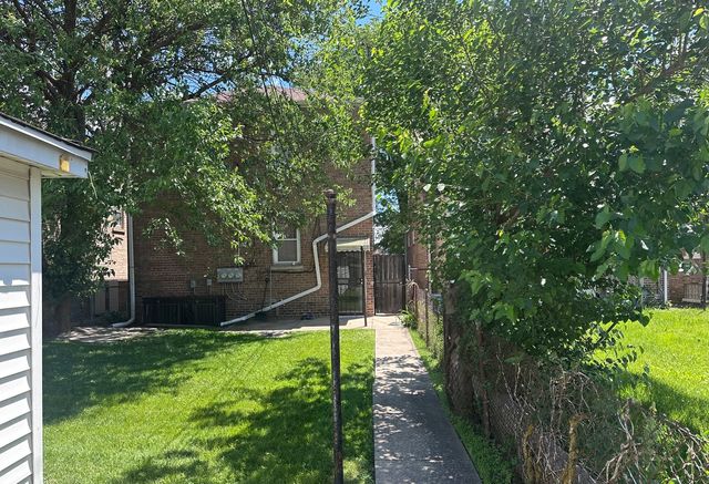 8532 S Yates Boulevard 1, Chicago, IL 60617