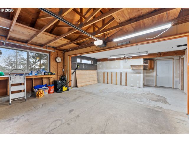 97639 MARINA HEIGHTS Loop, Brookings, OR 97415