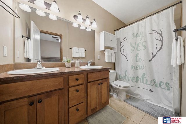 1631 Torreys Drive, Lincoln, NE 68521