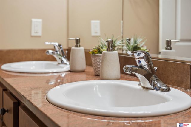 1631 Torreys Drive, Lincoln, NE 68521