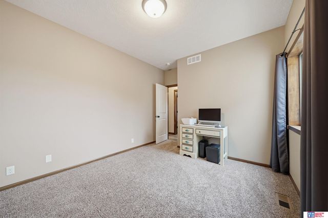 1631 Torreys Drive, Lincoln, NE 68521