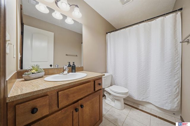 1631 Torreys Drive, Lincoln, NE 68521