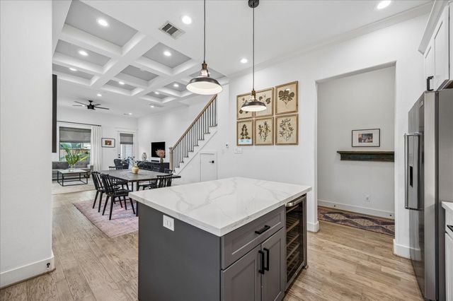 2320 Couch Street, Houston, TX 77008