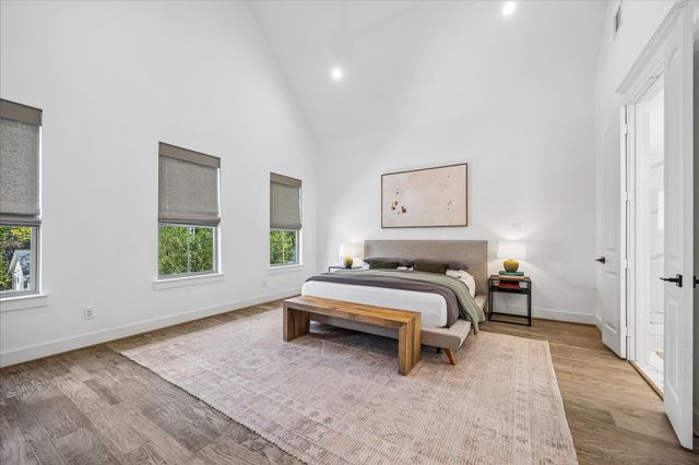 2320 Couch Street, Houston, TX 77008