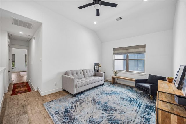 2320 Couch Street, Houston, TX 77008