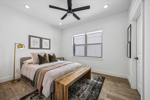 2320 Couch Street, Houston, TX 77008
