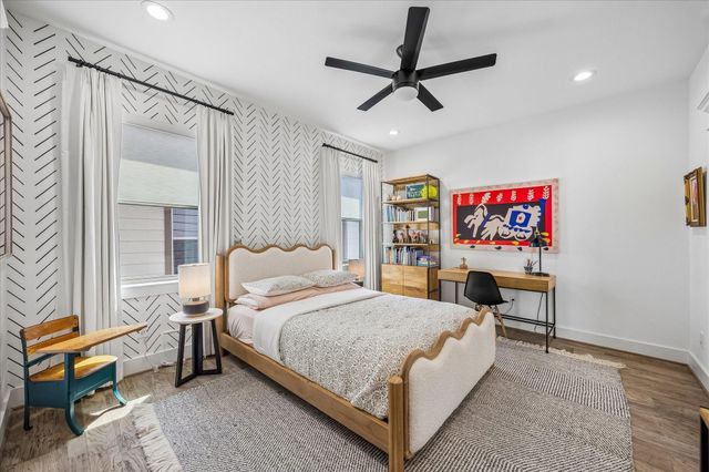 2320 Couch Street, Houston, TX 77008