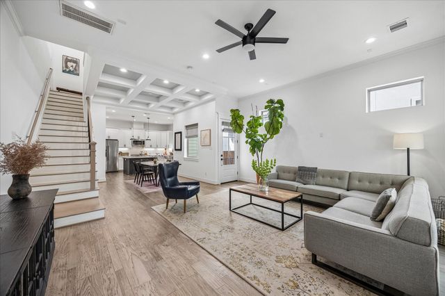 2320 Couch Street, Houston, TX 77008