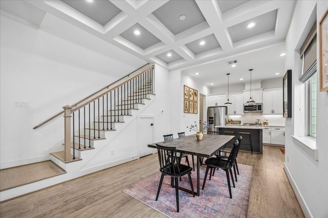 2320 Couch Street, Houston, TX 77008