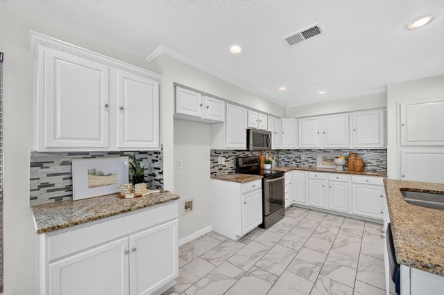 825 Foxwood Lane, Wylie, TX 75098