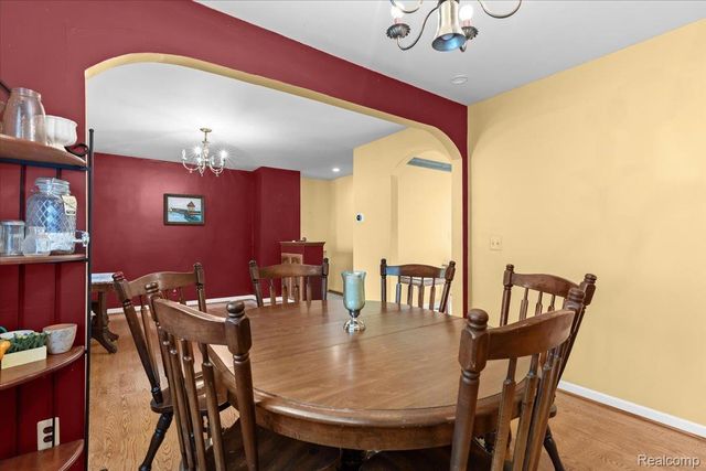 60023 Trailwood Street, Washington Township, MI 48094