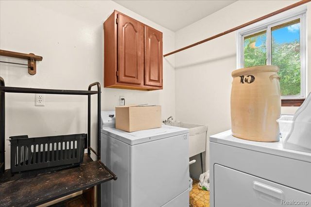 60023 Trailwood Street, Washington Township, MI 48094