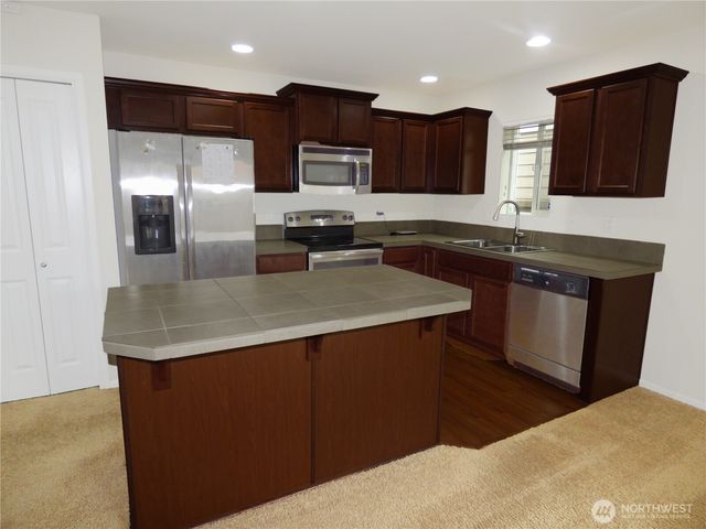 2720 13th Avenue NW, Puyallup, WA 98371