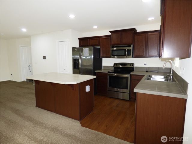 2720 13th Avenue NW, Puyallup, WA 98371