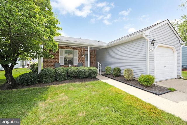 34 FAIRFAX DR, Mt Laurel, NJ 08054