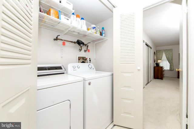 34 FAIRFAX DR, Mt Laurel, NJ 08054