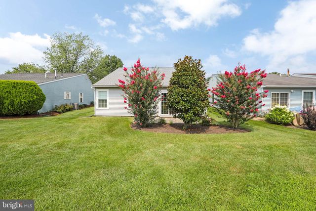 34 FAIRFAX DR, Mt Laurel, NJ 08054