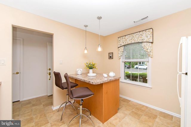 34 FAIRFAX DR, Mt Laurel, NJ 08054