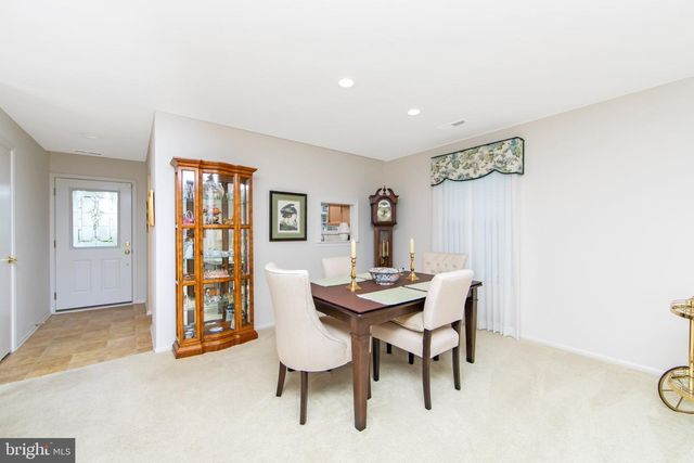 34 FAIRFAX DR, Mt Laurel, NJ 08054