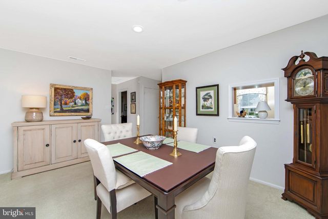 34 FAIRFAX DR, Mt Laurel, NJ 08054