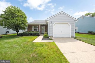 34 FAIRFAX DR, Mt Laurel, NJ 08054