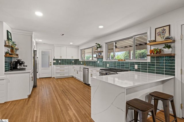 9401 Old White Horse Road, Greenville, SC 29617