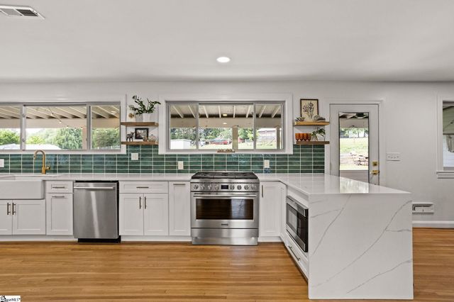 9401 Old White Horse Road, Greenville, SC 29617