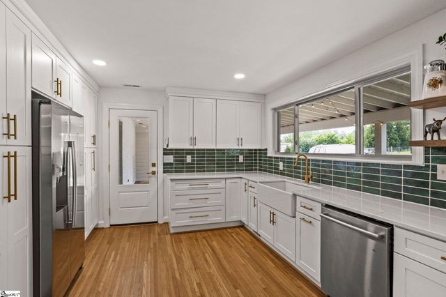 9401 Old White Horse Road, Greenville, SC 29617