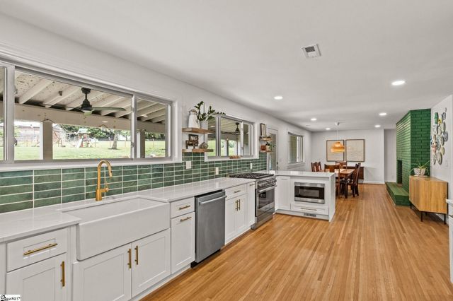 9401 Old White Horse Road, Greenville, SC 29617