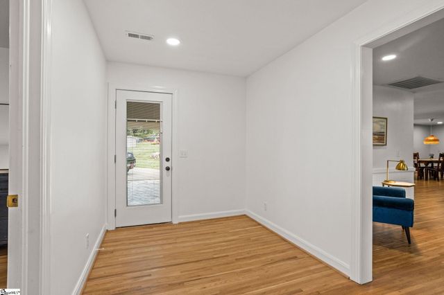 9401 Old White Horse Road, Greenville, SC 29617