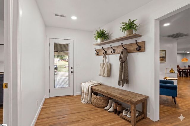 9401 Old White Horse Road, Greenville, SC 29617