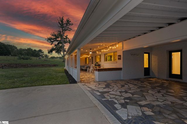 9401 Old White Horse Road, Greenville, SC 29617