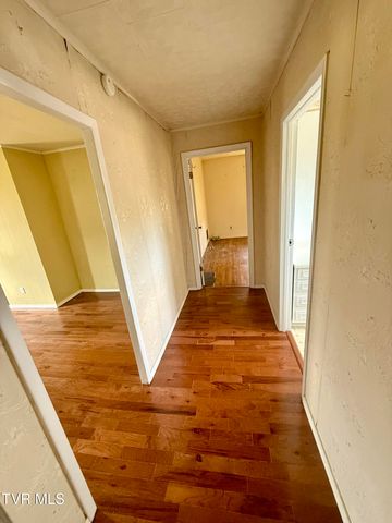 11446 Bedford Road, Coeburn, VA 24230