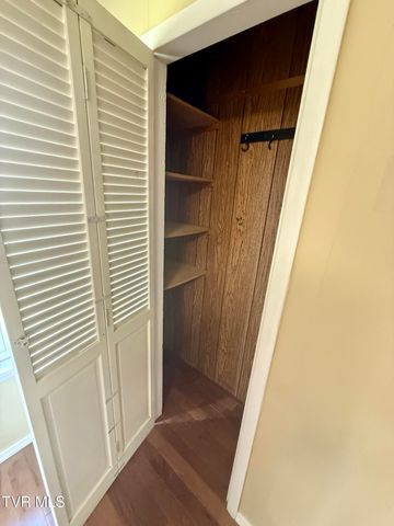 11446 Bedford Road, Coeburn, VA 24230