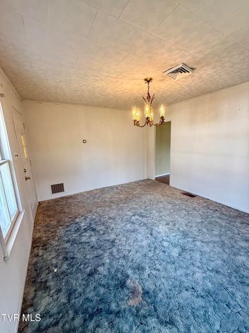 11446 Bedford Road, Coeburn, VA 24230