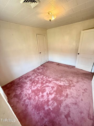 11446 Bedford Road, Coeburn, VA 24230