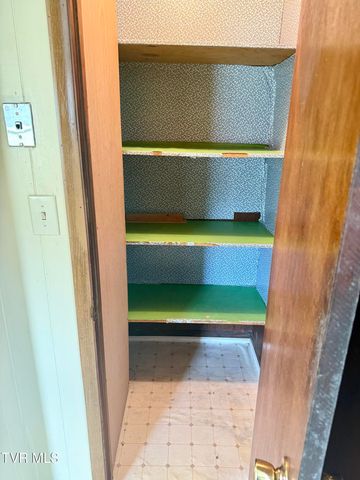 11446 Bedford Road, Coeburn, VA 24230