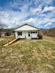 11446 Bedford Road, Coeburn, VA 24230