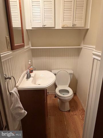821 BEECH RD, Wallingford, PA 19086
