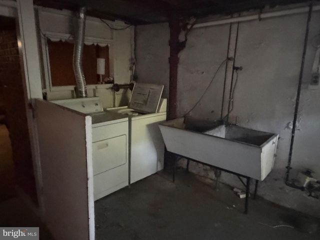 821 BEECH RD, Wallingford, PA 19086