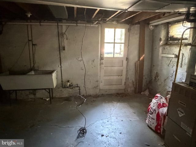 821 BEECH RD, Wallingford, PA 19086