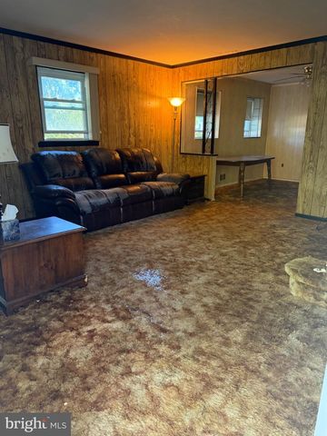 821 BEECH RD, Wallingford, PA 19086