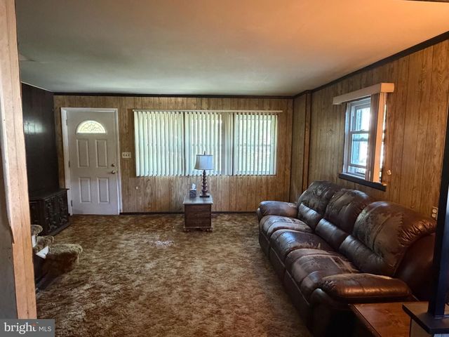 821 BEECH RD, Wallingford, PA 19086