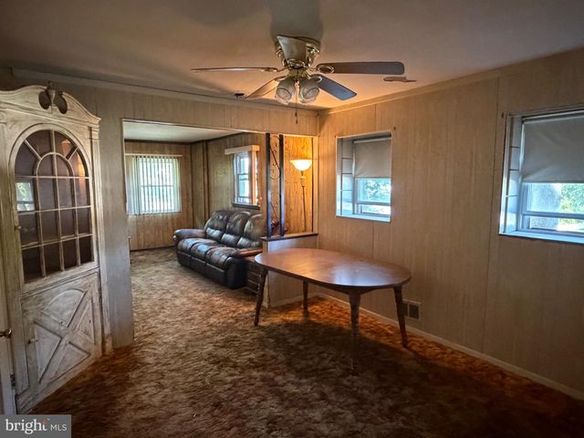 821 BEECH RD, Wallingford, PA 19086