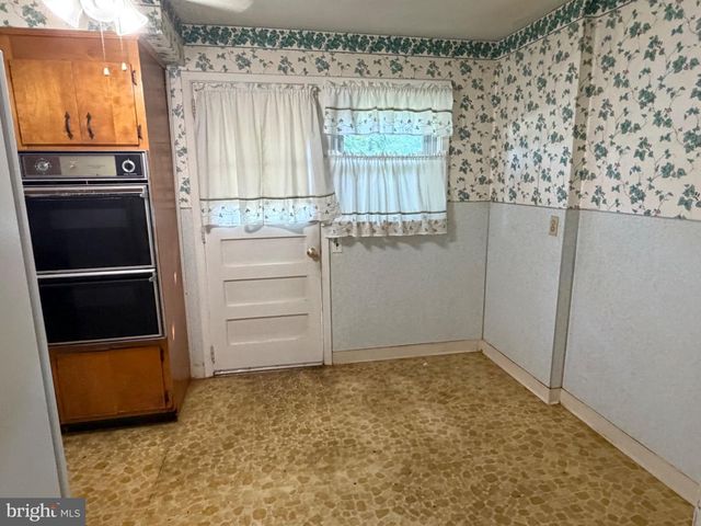 821 BEECH RD, Wallingford, PA 19086