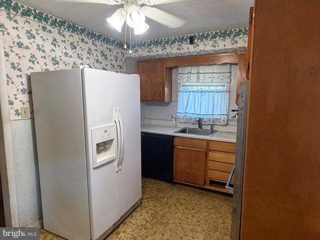 821 BEECH RD, Wallingford, PA 19086