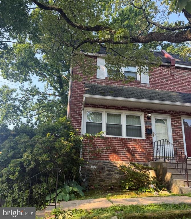 821 BEECH RD, Wallingford, PA 19086